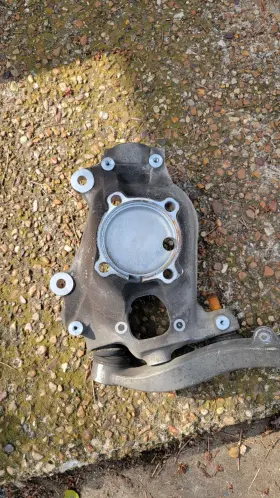 31216762018 Bmw Front Knuckle Spindle Carrier Right E63/e64 6 Series 650/645