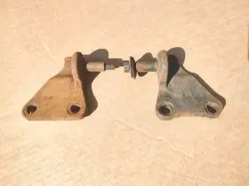 3720109 Chevrolet Pair Of 1955 1956 1957 1958 1959 Chevy Truck Gmc Front Shock Lower Mounts Oem