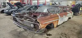 515-00068a Chevrolet Left Front Spindle/knuckle Drum Style Fits 59-62 Pass. 1140675