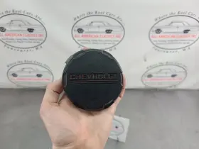 235.gm8588 Chevrolet Truck 1988-94 Horn Button Cap 155/2500/3500 Suburban