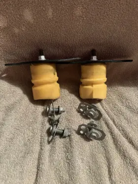 Hc3c4002bb Ford 2017-2024 F250/f350 Super Duty Set Of 2 Bump Stops With Hardware