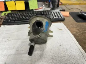 567.fd8c02 Ford Truck Escape 2002 Power Steering Reservoir