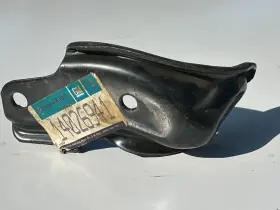14026941 General Motors Nos Gm 1982-89 Buick Century Lower Ctrl Arm Stop Bracket Steering