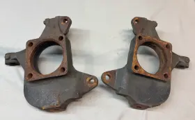 15110011 Gm 99-07 Chevy/gmc 2500 Front Steering Knuckle Spindle Set Left And Right 12