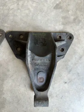 57478001 Hendrickson Leaf Spring Hanger