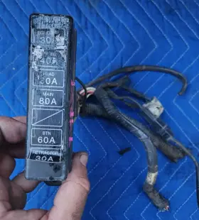 6617 Mazda 86 87 Fc3s S5 1988-1991 Rx7 13b Engine Bay Fuse Box With Cover Lid Relay Used