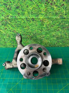 2183320701 Mercedes-benz 2012-2018 Cls550 Front Left Spindle Hub Knuckle Oem