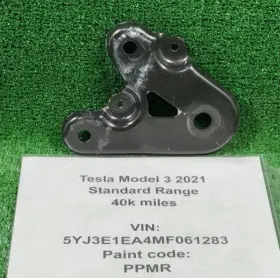 104457600b Tesla 17-23 Model 3/y Rear Subframe Right Side Shear Plate Forward Bracket Oem