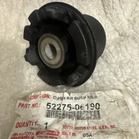 52275-06190 Toyota Suspension Cross-member Lower Insulator 21-24 Camry Neverused